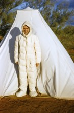 Expedition of the Melbourne Grammar School, Northern Territory, Australia, 1956, man uses RAF