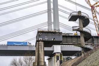 Demolition of the old Rhine bridge Neuenkamp, the A40, behind the first of 2 new bridges, which is