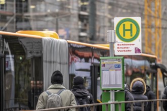 Rail replacement service by buses during conversion and refurbishment of Düsseldorf-Wehrhahn S-Bahn