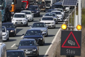 Oberhausen, North Rhine-Westphalia, Germany, traffic jam on the A3 motorway, Easter travel traffic,