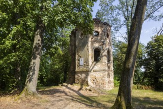 The Blechburg is a ruined former lookout tower with a viewing bastion at the northern end of the