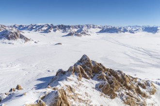 Winter landscape of the Pamir Plateau, Jarty Gumbez, Gorno-Badakhshan Province, Tajikistan, Central