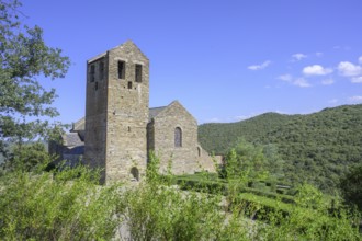 Exterior view of the façade with bell tower. Prieuré de Serrabone, Boule-d'Amont, Département