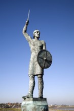 Bronze statue by John Doubleday of Saxon hero Brythnoth, Maldon, Essex, England, UK