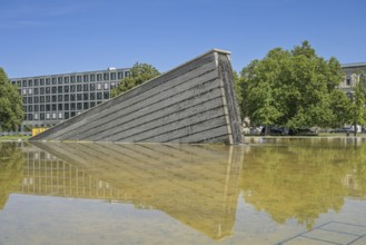 Wall Fountain, Invalidenpark, Invalidenstraße, Mitte, Berlin, Germany, Europe