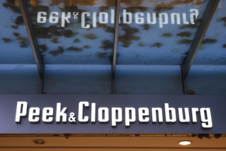 Peek & Cloppenburg, facade with sign and logo, illuminated, reflection, Essen, Ruhr area, North