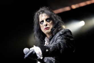 Alice Cooper live on Too close for comfort Tour at the Max-Schmeling-Halle in Berlin on 09.10.2024