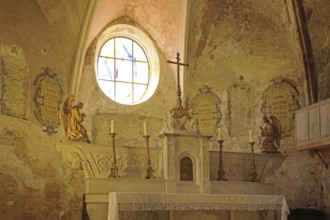 Altar in the church of Sainte-Marie de l'Assomption, interior view, angels, sculptures, cross,