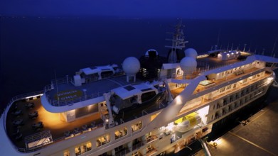 Luxury cruise ship departing to Caribbean vacation