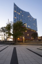 Illuminated Elbe Philharmonic Hall, Blue Hour, Hafencity, Hamburg, Germany, Europe