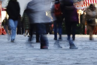 Shopping, market visitors, long exposure, winter, Germany, Europe