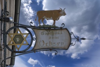 Nose sign with ox figure at the Gasthaus zum Ochsen, Hauptstraße 51, Riegel am Kaiserstuhl,