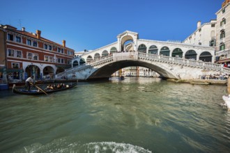 Rialto Bridge with Grand Canal, city trip, holiday, travel, tourism, lagoon city, historical,