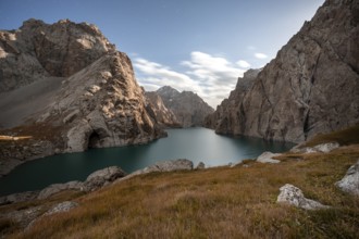 Mountain lake Kol Suu, Sary Beles Mountains, Naryn Province, Kyrgyzstan, Asia