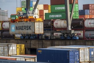 Port of Duisburg Ruhrort, Container freighter being loaded and unloaded at DeCeTe, Duisburg