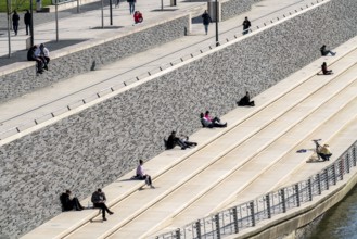 Effects of the coronavirus crisis, Rhine promenade, Rhine boulevard, on the Deutzer Ufer, few