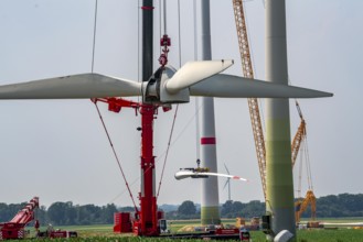 Dismantling of a wind power plant in a wind farm near Issum, 9 older wind turbines from the