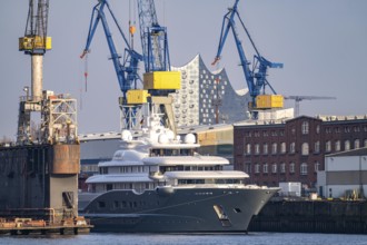 Port of Hamburg, Blohm + Voss shipyard, mega yacht Radiant, being converted and extended, Blohm +