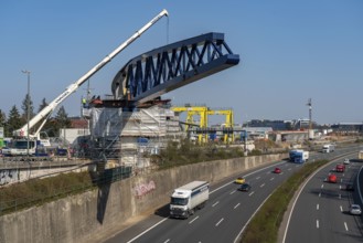 Construction of a 480 metre long bridge for the new light rail line U81, over the Nordsternkreuz,