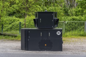 Semi-stationary speed camera on the B227, Hattinger Straße, used by the city of Gelsenkirchen,