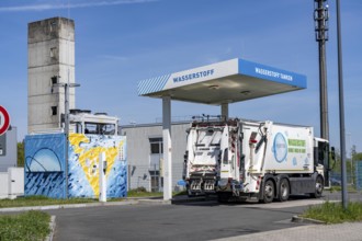 Hydrogen filling station, waste disposal vehicles, rubbish trucks, of the municipal waste disposal