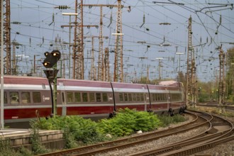 Eurostar train leaving Essen Central Station, North Rhine-Westphalia, Germany, Europe