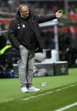 Coach Frank Schmidt 1. FC Heidenheim 1846 FCH on the sidelines Gesture Gesture Conference League,