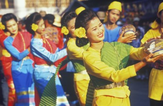 Thai girls performing local dance, King Narai Reign Fair, Lopburi, Thailand, Asia