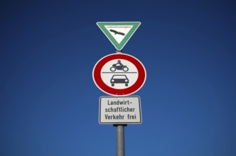 Traffic sign, landscape protection area, prohibition for motorbikes, also with sidecar, mopeds,