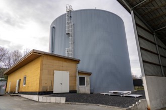 Heat storage tank of a biogas plant, 5000 cubic metres of hot water for buffering energy, for local