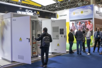 Smart Storage, electricity storage modules at the Solar Solutions Düsseldorf trade fair, over 250