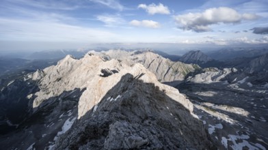 Mountain landscape, mountain ridge Jubiläumsgrat and summit Alpsitze, view from the summit of the