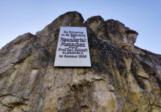 Commemorative plaque on the Rabenstein commemorating the discovery of the Neanderthal man by Johann