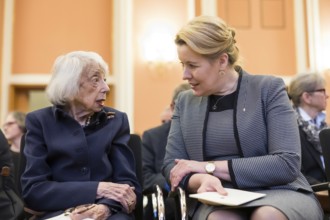 Margot Friedländer (Holocaust survivor) and Franziska Giffey (Senator for Economics, Energy and