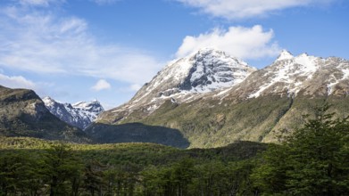 Mountain peaks, Laguna Victoria, Provinz Tierra del Fuego, Argentina, South America