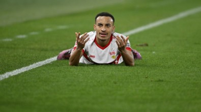 Jamie Leweling VfB Stuttgart (18) on the ground disappointed angry gesture gesture MHPArena, MHP