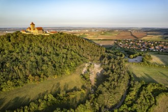 Veste Wachsenburg and the district of Holzhausen seen from the air, Amt Wachsenburg, Thuringia,