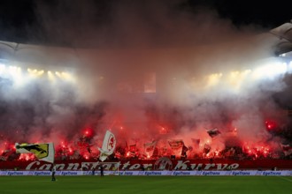 Cannstatter Kurve VfB Stuttgart, fan block, fans, fan curve, flags, flags, atmosphere, atmospheric