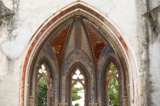 Chancel of the Wachau church ruins, Markkleeberg, Saxony, Germany, Europe