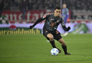 Jamal Musiala FC Bayern Munich FCB (42) Action on the ball MHPArena, MHP Arena Stuttgart,