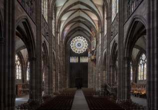 Strasbourg Cathedral, Cath?drale Notre-Dame de Strasbourg, interior, view to the west with the