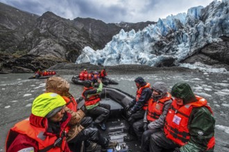 Excursion by Zodiac to the Condor Glacier, Cordillera Darwin, Alberto de Agostini National Park,