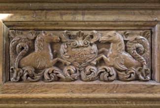 Jakobikirche, pews in the nave, carvings from the 17th century, coat of arms and Pegasus, St.,