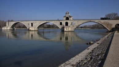 Frankr Avignon Pont Saint-Bénézet 59803 with bridge chapel St-Nicolas from southwest