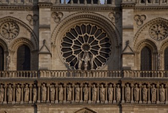 West façade, rose window and section of the royal gallery, St., Sankt, Saint