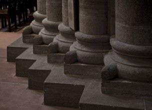 Column bases on a crossing pillar, St., Sankt, Saint