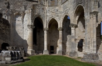 Fontaine-Chaalis, Royal Abbey of Chaalis, North Conch basement from the south, St., Saint, Saint