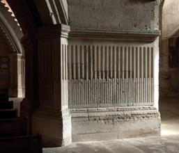 Frankr St-Gilles-du-Gard Abbey Church 60061 Crypt Pillars fluted in the Burgundian style and with