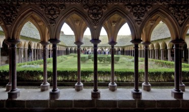 View from the eastern cloister wing into the cloister courtyard, built 1225-28, St., Sankt, Saint