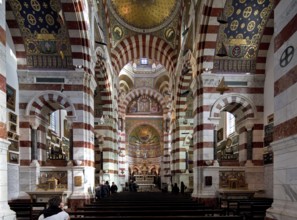 Interior facing east, 1853-74 by Henri-Jacques Espérandieu and Henri Revoil, St., Sankt, Saint